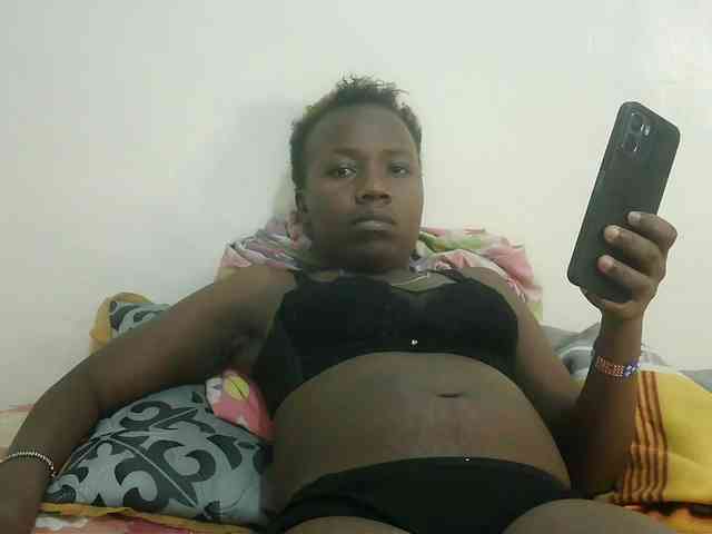 Blackdoll1 webcam