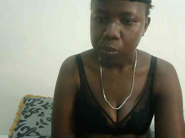 Blackdoll1 webcam