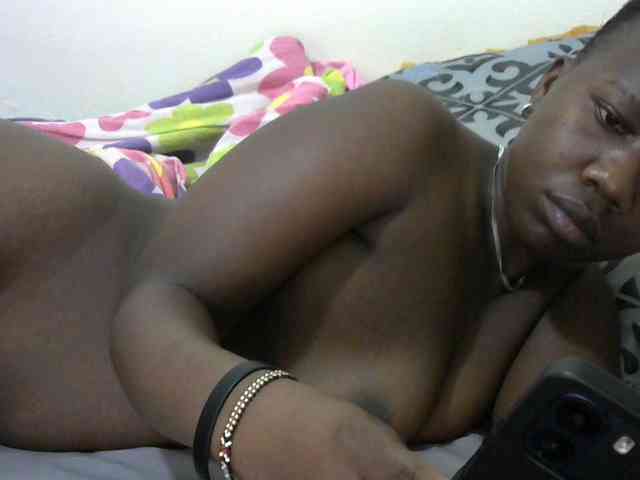 Blackdoll1 webcam