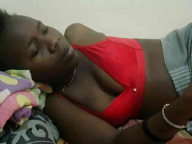 Blackdoll1 webcam