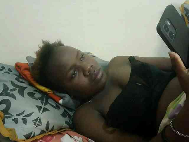 Blackdoll1 webcam