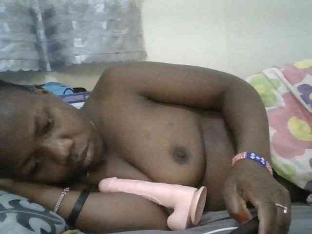 Blackdoll1 webcam