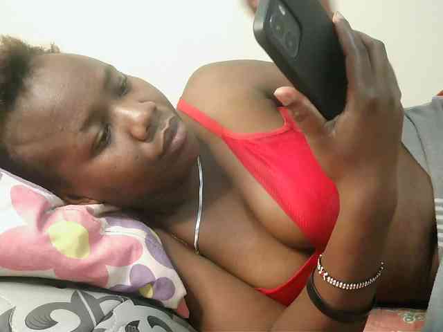 Blackdoll1 webcam