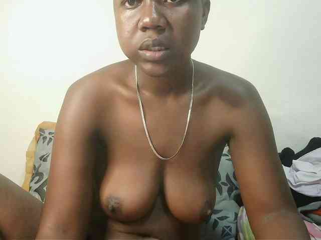 Blackdoll1 webcam