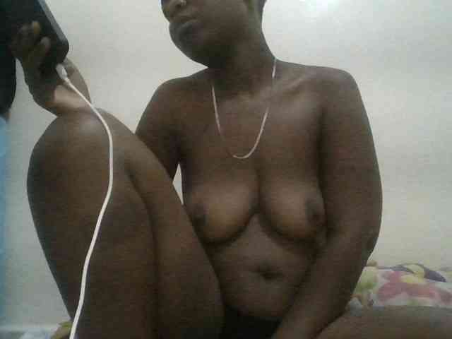 Blackdoll1 webcam