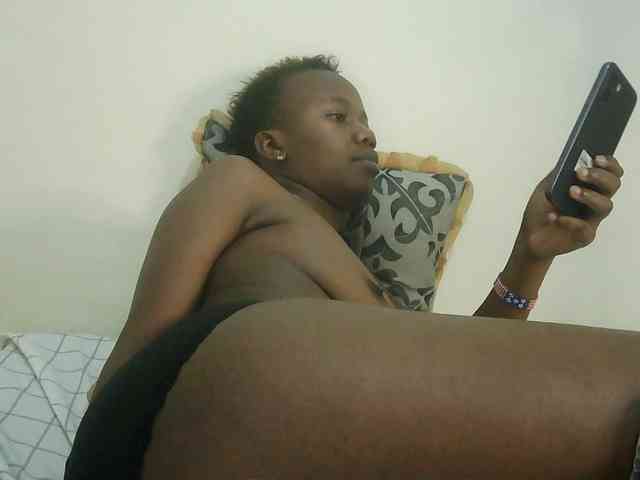 Blackdoll1 webcam