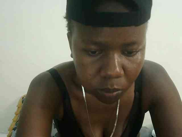 Blackdoll1 webcam