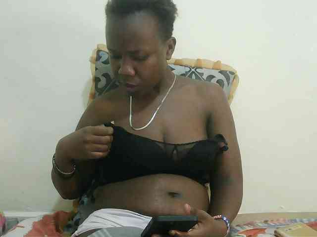 Blackdoll1 webcam