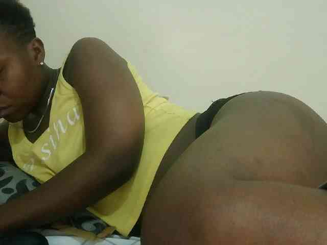 Blackdoll1 webcam