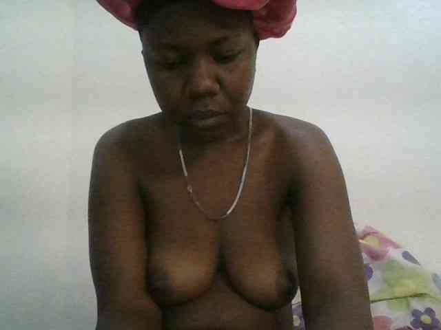 Blackdoll1 webcam