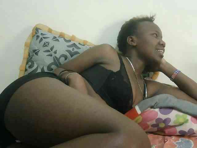 Blackdoll1 webcam