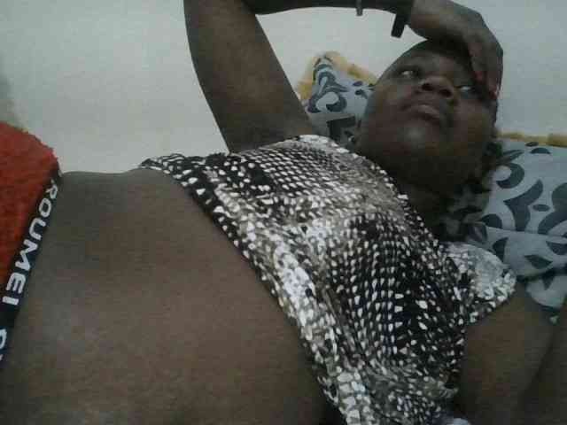 Blackdoll1 webcam