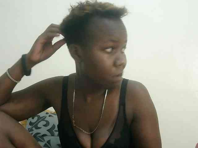 Blackdoll1 webcam