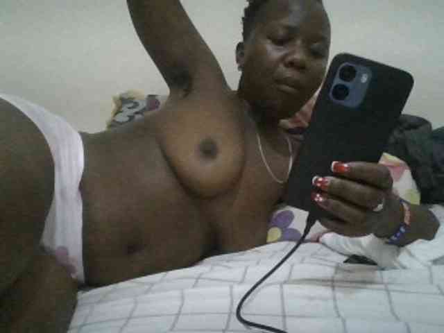 Blackdoll1 webcam
