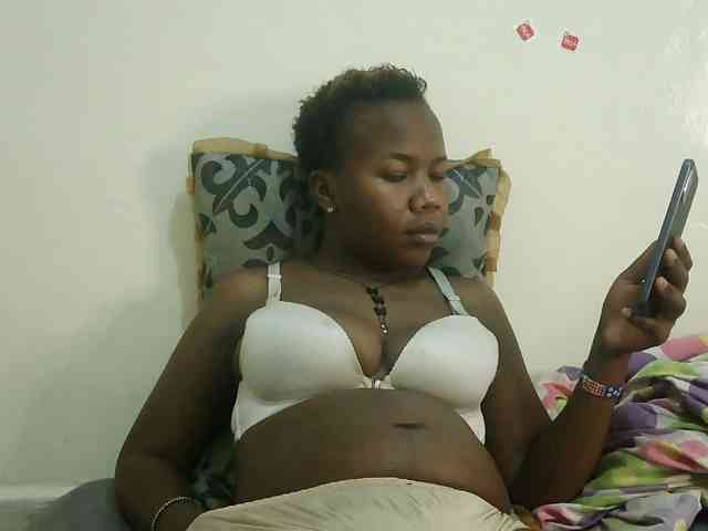 Blackdoll1 webcam