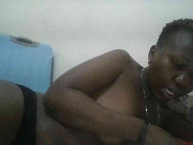 Blackdoll1 webcam