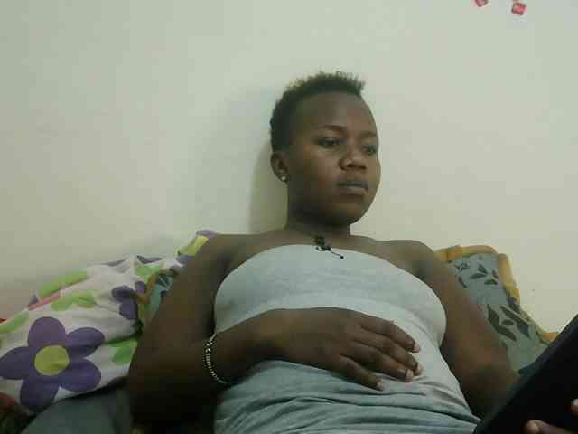Blackdoll1 webcam