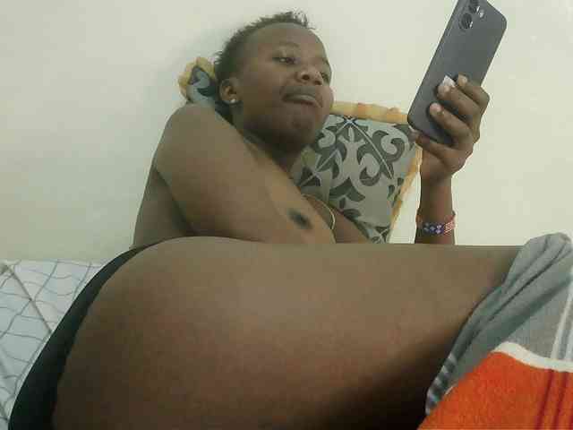 Blackdoll1 webcam