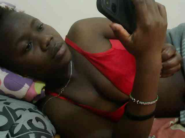 Blackdoll1 webcam