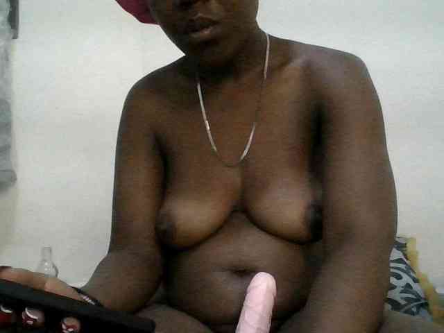 Blackdoll1 webcam