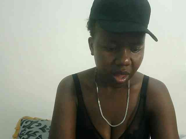 Blackdoll1 webcam