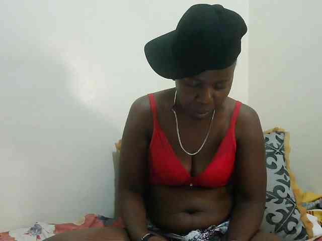 Blackdoll1 webcam