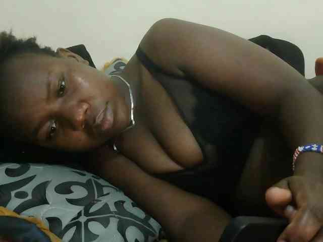 Blackdoll1 webcam