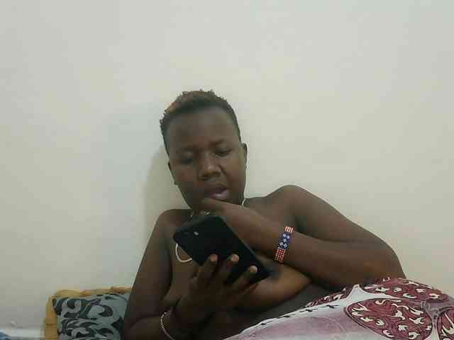 Blackdoll1 webcam