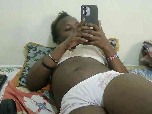 Blackdoll1 webcam