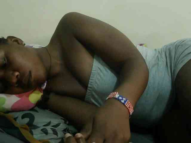 Blackdoll1 webcam