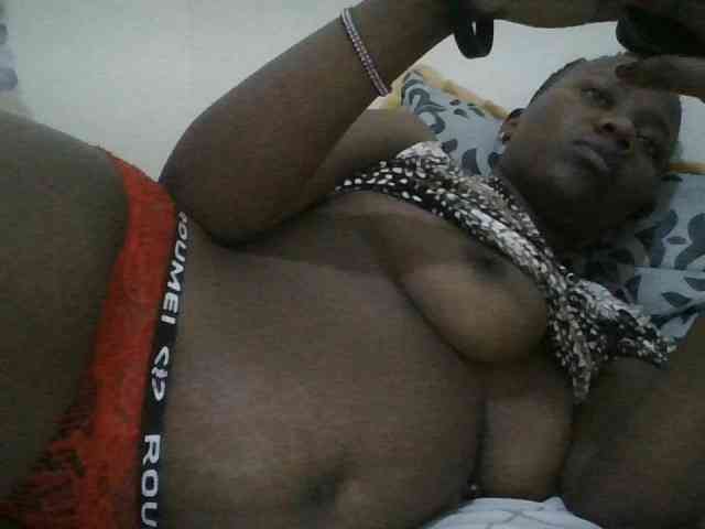 Blackdoll1 webcam