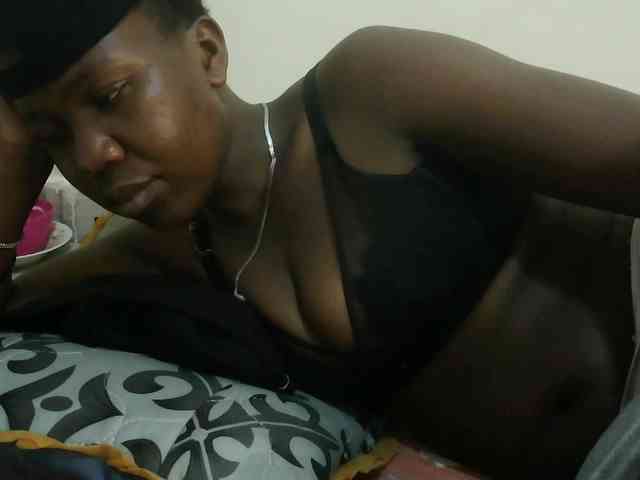 Blackdoll1 webcam