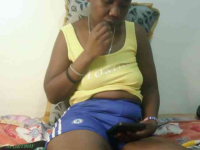 Blackdoll1 webcam