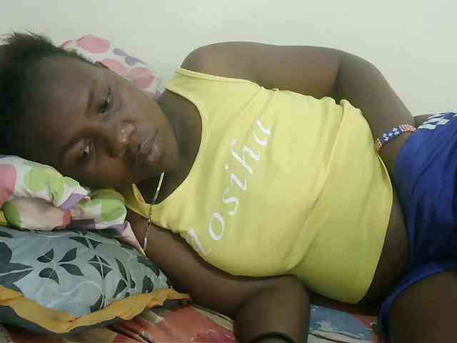 Blackdoll1 webcam