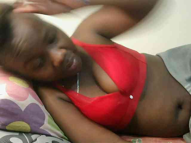 Blackdoll1 webcam