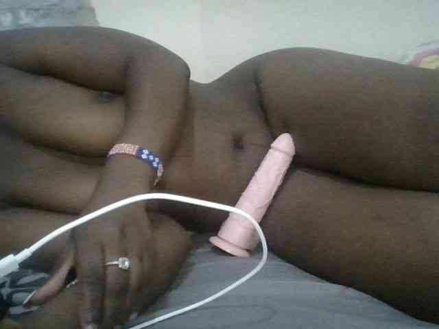 Blackdoll1 webcam
