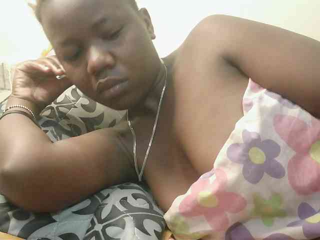 Blackdoll1 webcam