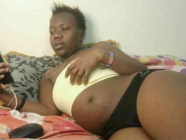 Blackdoll1 webcam