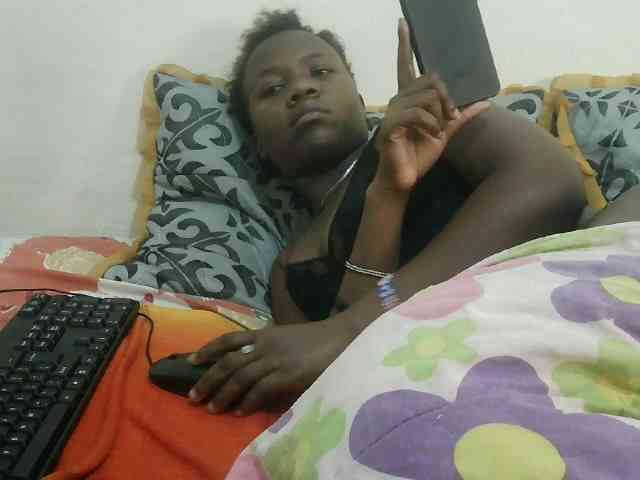 Blackdoll1 webcam