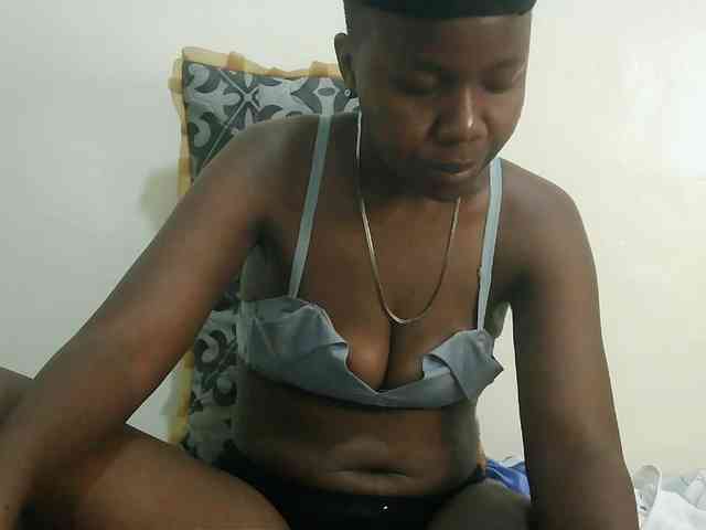 Blackdoll1 webcam