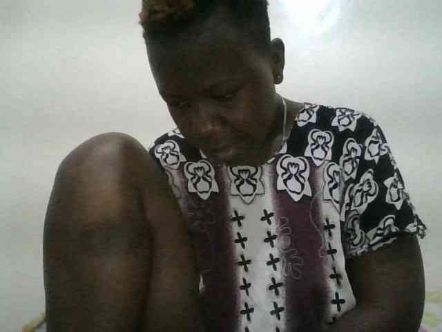 Blackdoll1 webcam