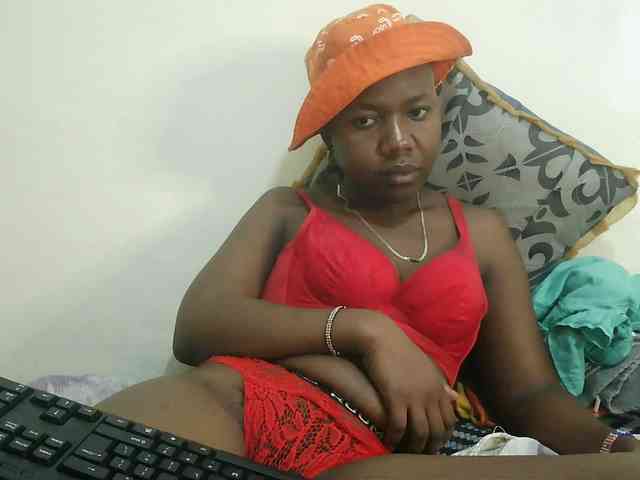 Blackdoll1 webcam