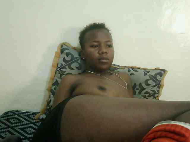 Blackdoll1 webcam