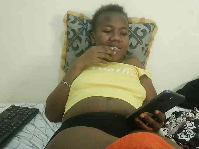 Blackdoll1 webcam