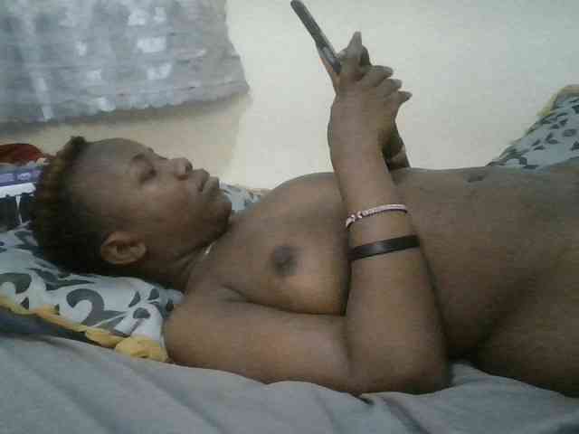 Blackdoll1 webcam