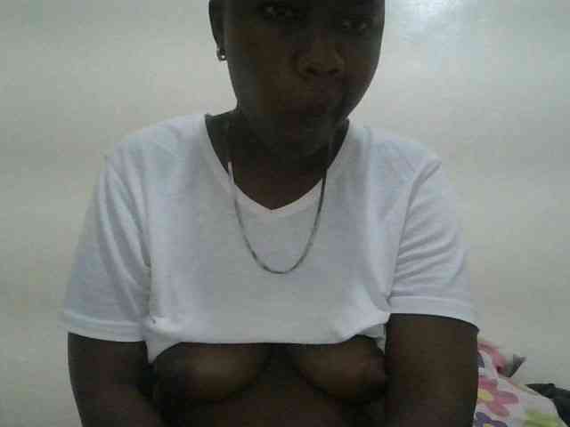 Blackdoll1 webcam