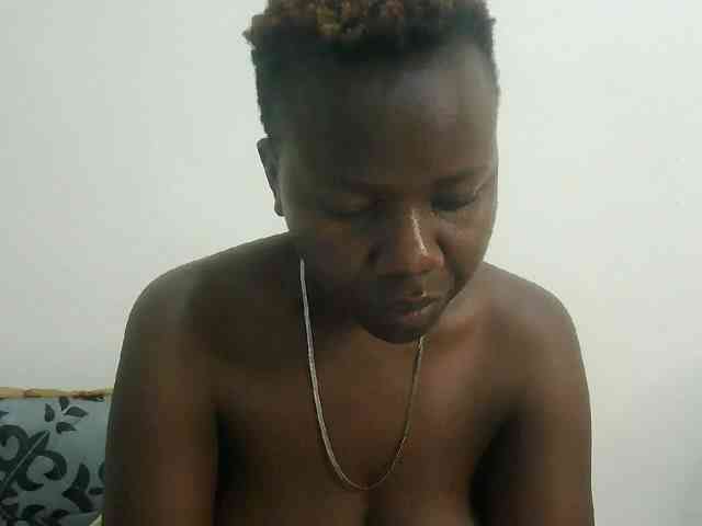 Blackdoll1 webcam