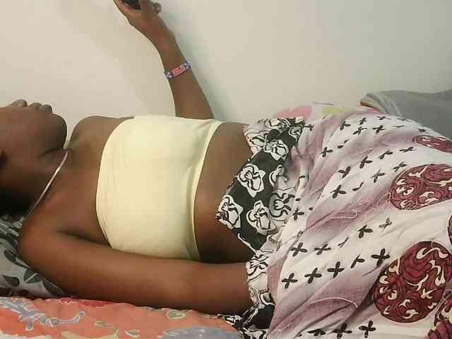 Blackdoll1 webcam