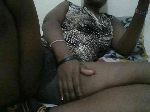 Blackdoll1 webcam