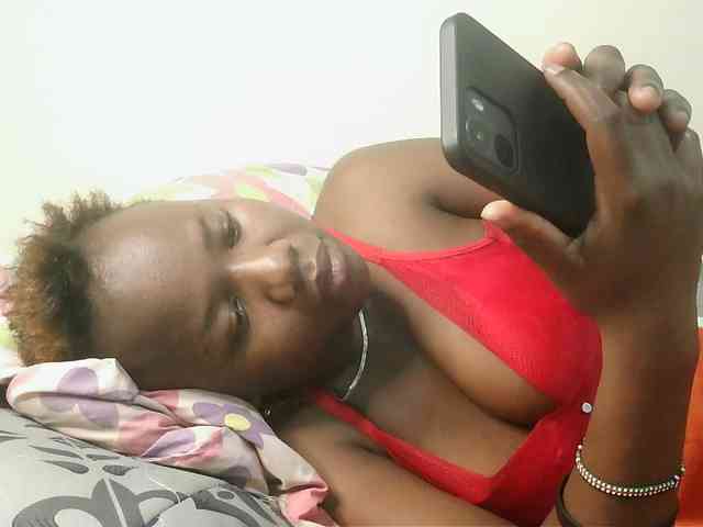 Blackdoll1 webcam